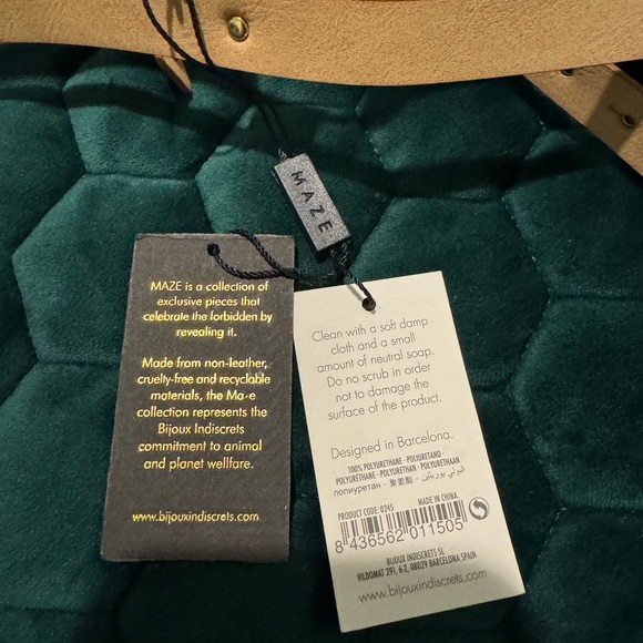 Bijoux Indiscrets Wide Belt and Restraints - Picture 10 of 11